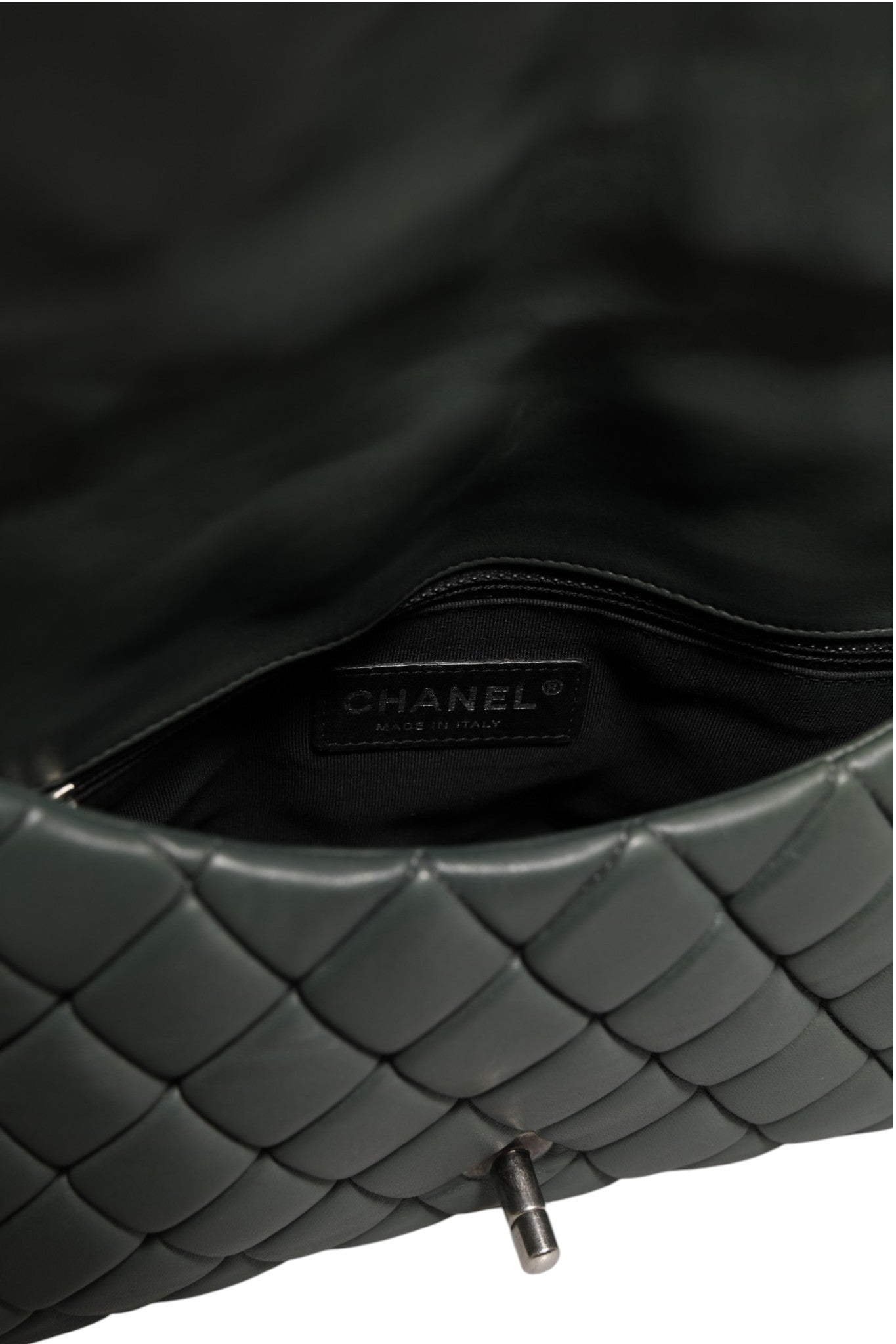 Chanel Quilted Leather Shoulder Bag - Deep Green