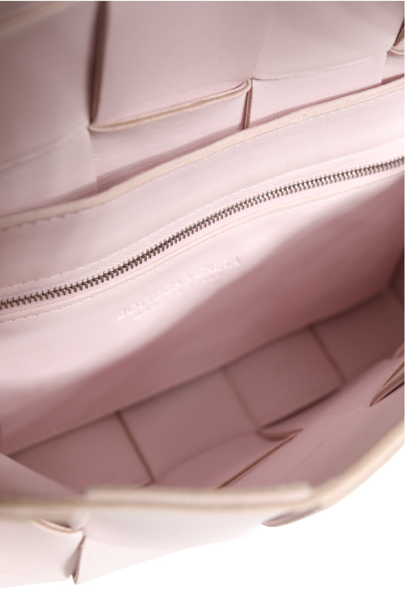 Bottega Veneta Intrecciato Cassette Shoulder Bag - Light Pink