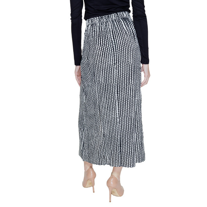 Only Front Buttoned Flowy Patterned Midi Skirt