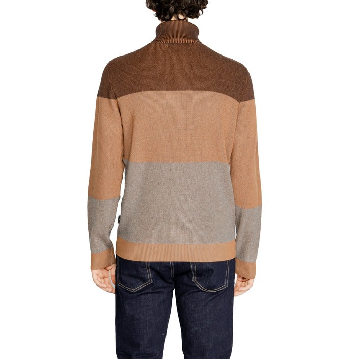 Hamaki-Ho Colorblock Turtleneck Sweater