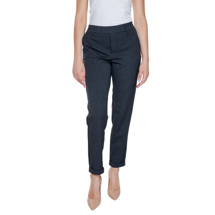 Vero Moda Slim Fit Capri Pants - 2 Shades