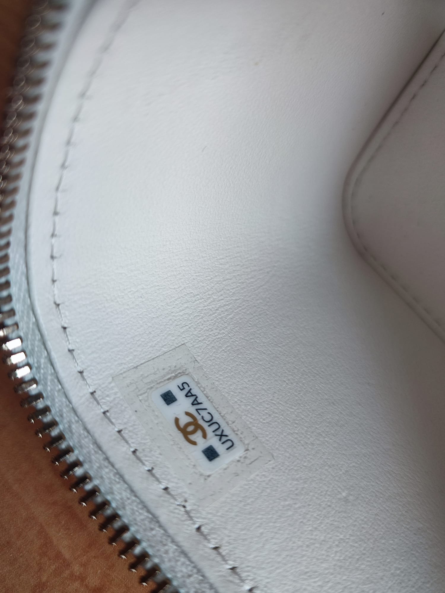 Chanel White Matelasse Lambskin Gold Chain Shoulder Vanity Bag