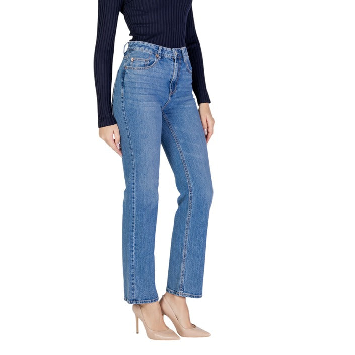 Vero Moda Light Wash Straight Leg Fit Jeans