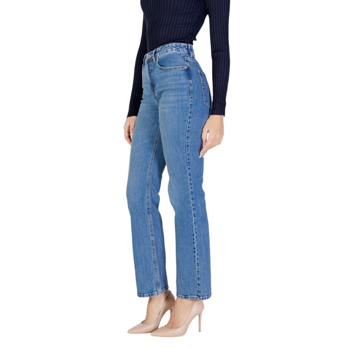 Vero Moda Light Wash Straight Leg Fit Jeans