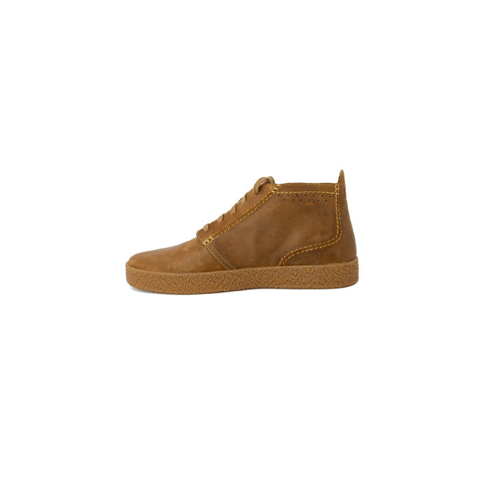 Clarks Minimalist Genuine Leather Lace-Up Boots