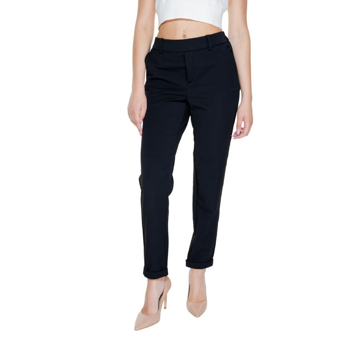 Vero Moda Slim Fit Capri Pants - 2 Shades