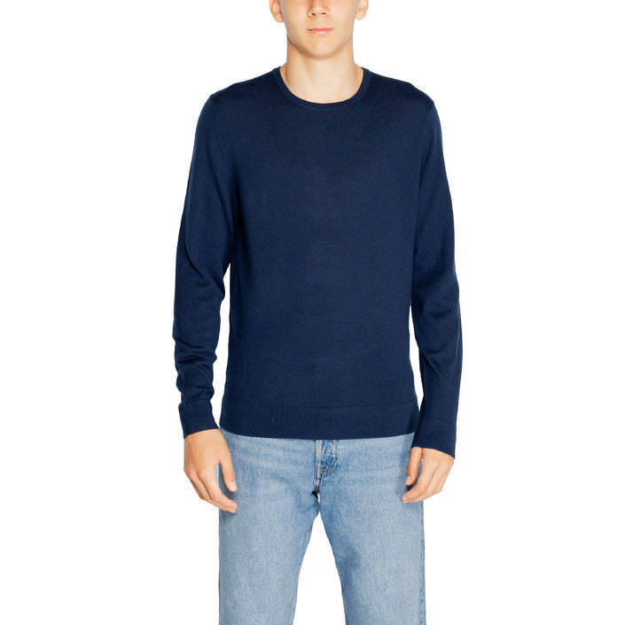 Calvin Klein Minimalist Crewneck 100% Wool Sweater