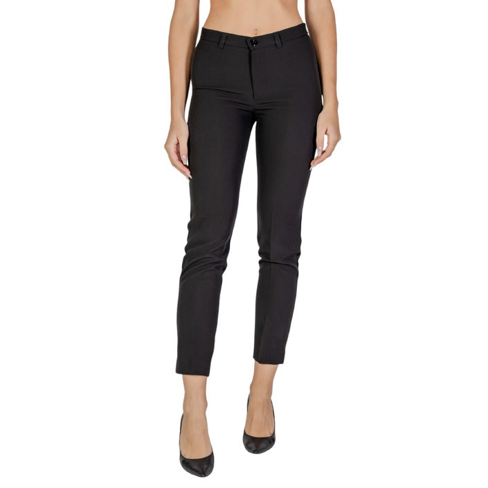 Sandro Minimalist Black Slim Fit Capri Pants