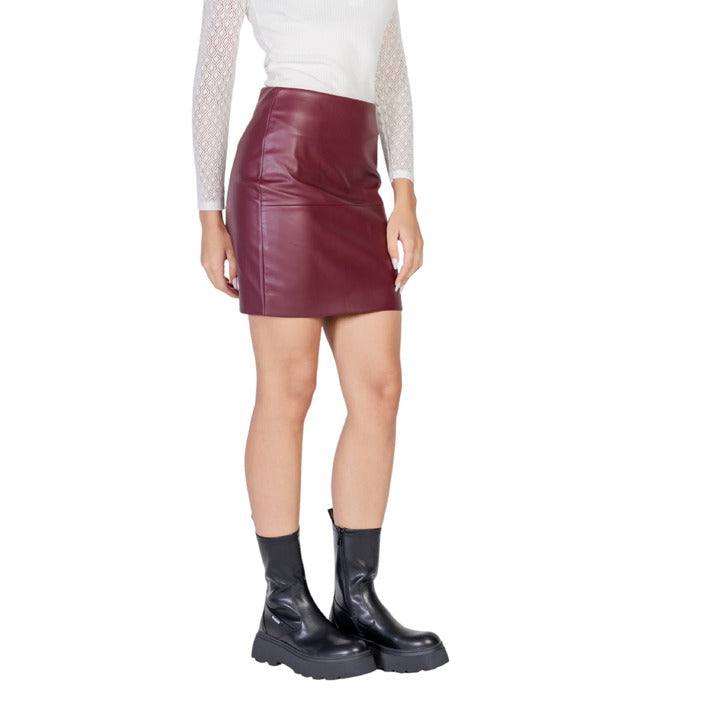 Ichi Vegan Leather Mini Skirt - Black Or Bordeaux