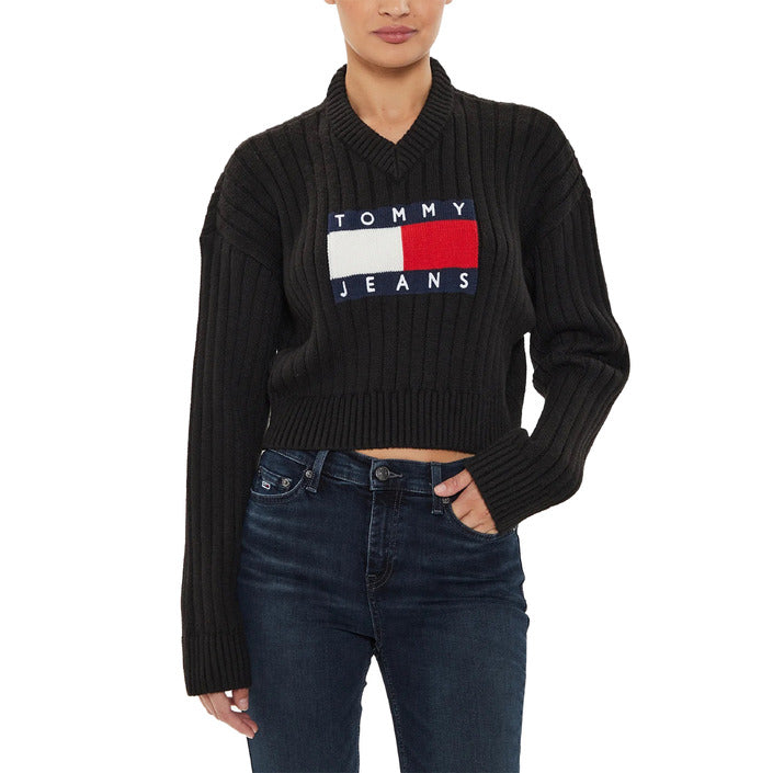 Tommy Hilfiger Logo V-Neck Loose-Fit Cropped Sweater - black