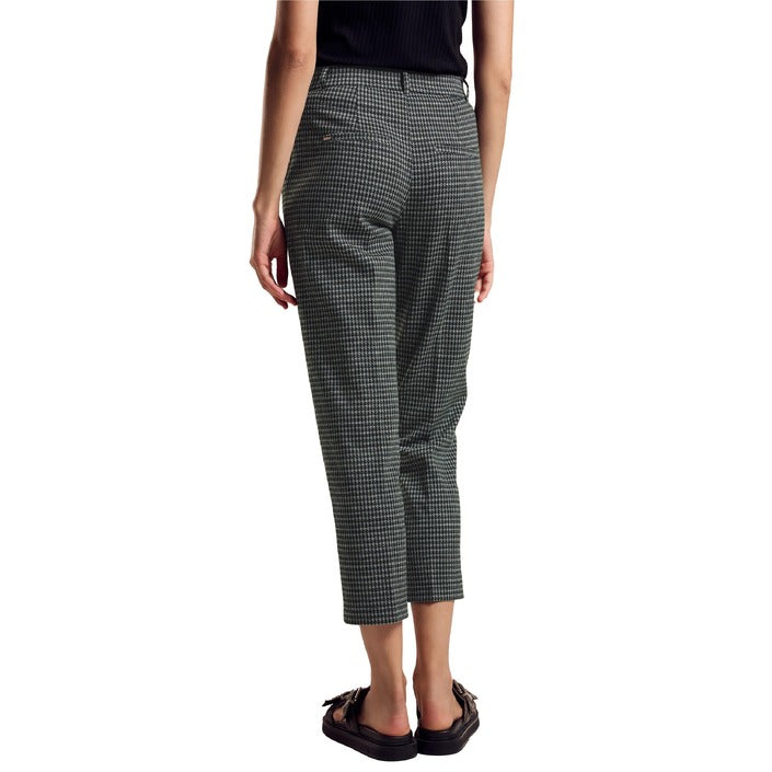 Street One Minimalist Checkered Capri Pants