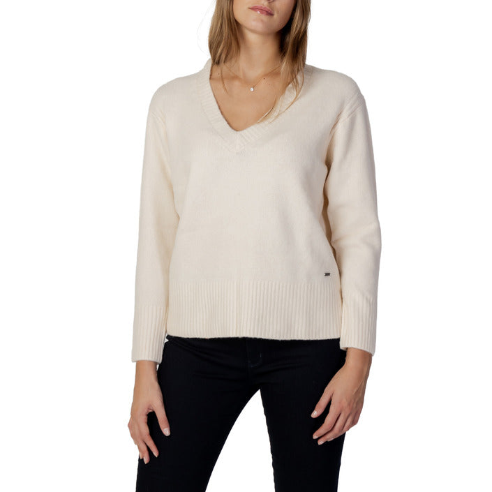 Pepe Jeans Minimalist V-Neck Wool-Blend Knit Sweater