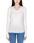 Guess Minimalist 100% Cotton V-Neck Sweater - white