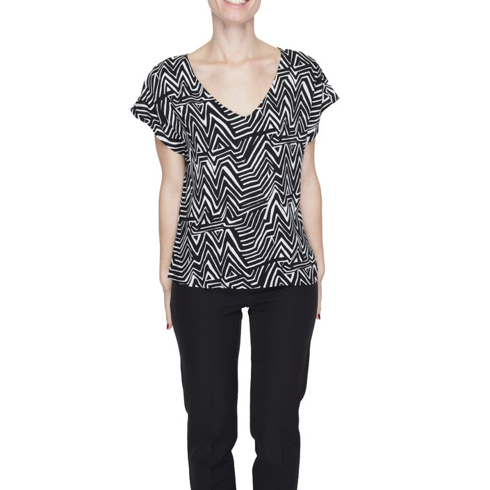 JDY Geometric Short Sleeve V-Neck Top